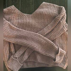 Short knitted sweater